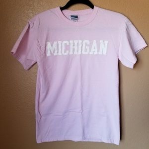 🌺2 for 20🌺 Michigan Light Pink Top Sz. Small